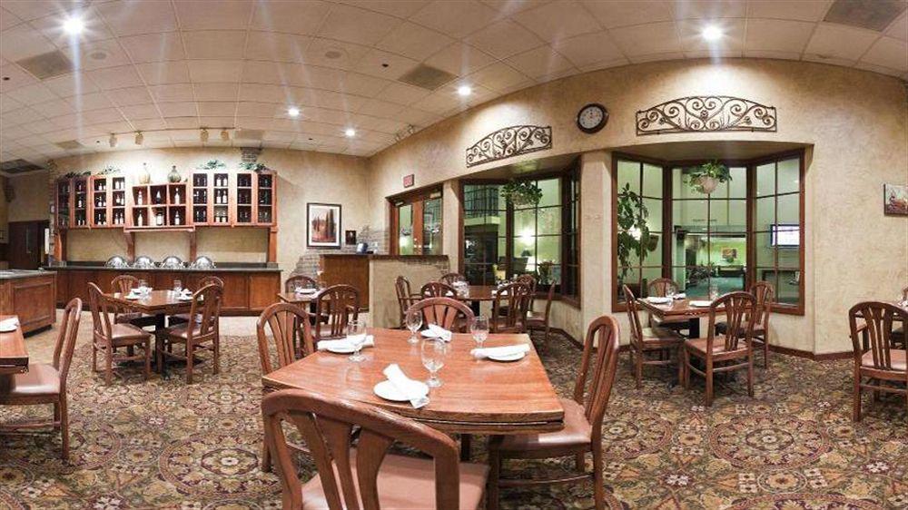 Holiday Inn & Suites Chicago-Carol Stream Wheaton By Ihg Exterior foto