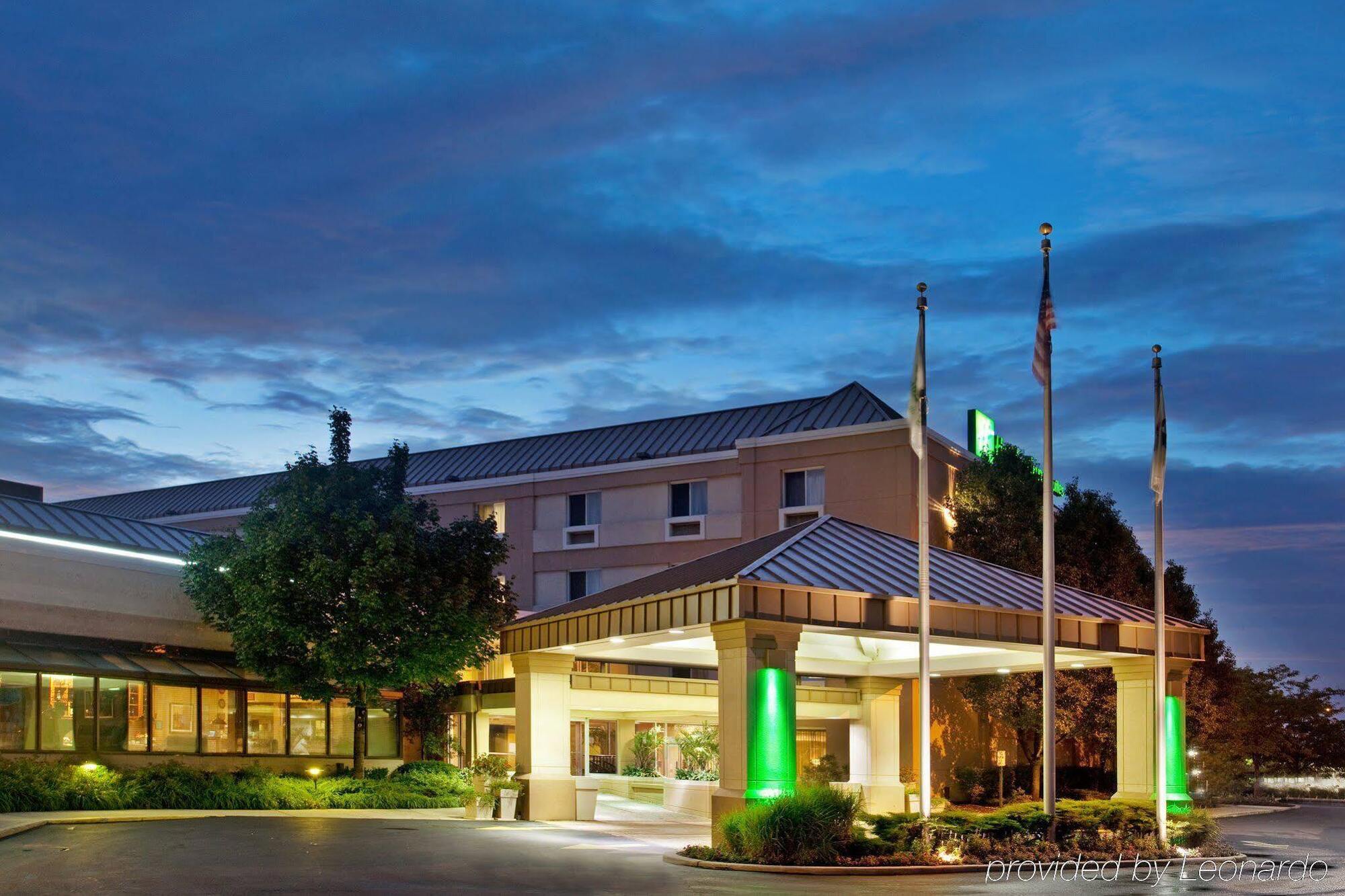 Holiday Inn & Suites Chicago-Carol Stream Wheaton By Ihg Exterior foto